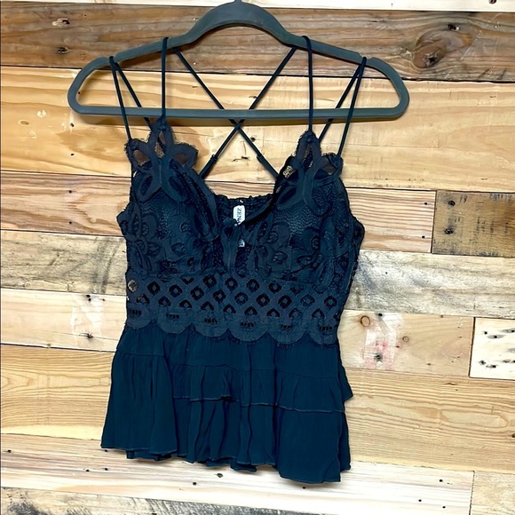 Zenana size XL Charcoal Color Lacey Strappy Builtin Bra Feminine Sexy Flowy top - Picture 1 of 10
